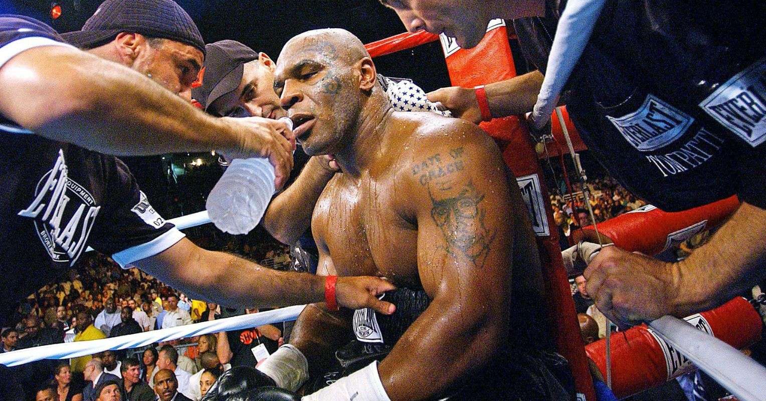Mike Tyson Once Quit Against A Man Who Retired With 10 Losses And Never Fought For A World Title
